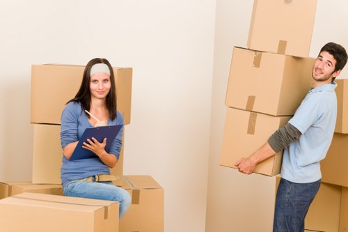 Packing and loading support for a flat removal in Westminster